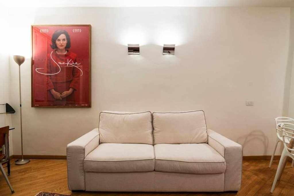 Brera Area Lovely Apt Close To Piazza Duomo Милан Экстерьер фото