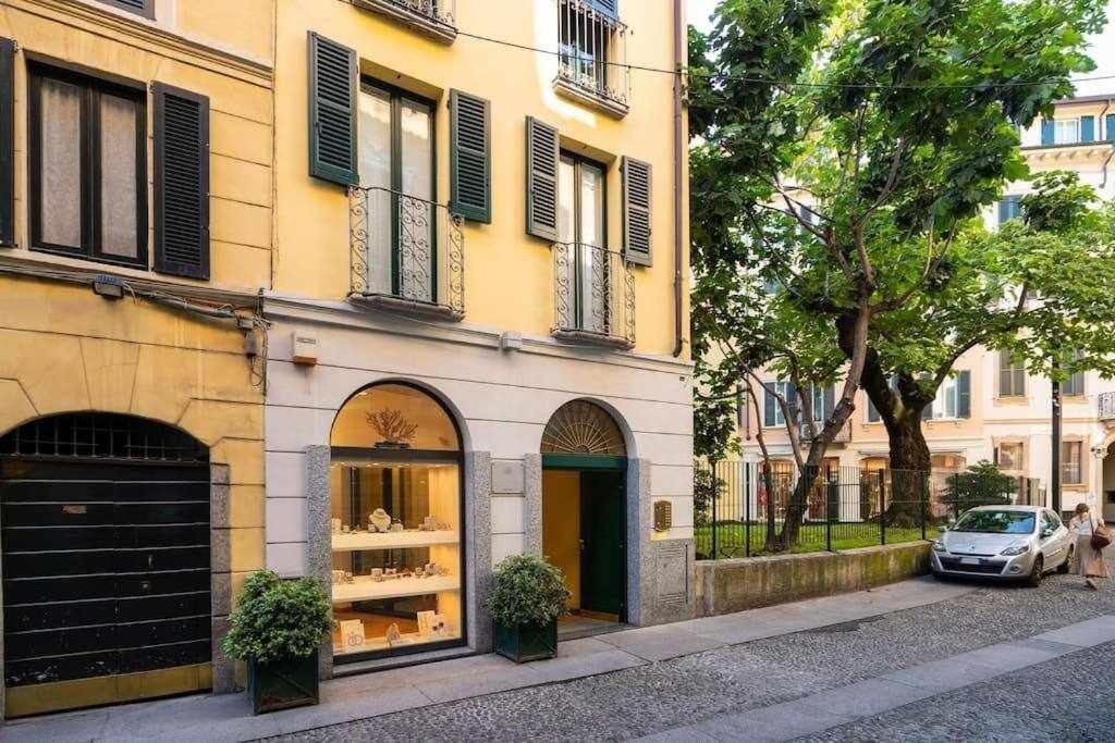 Brera Area Lovely Apt Close To Piazza Duomo Милан Экстерьер фото