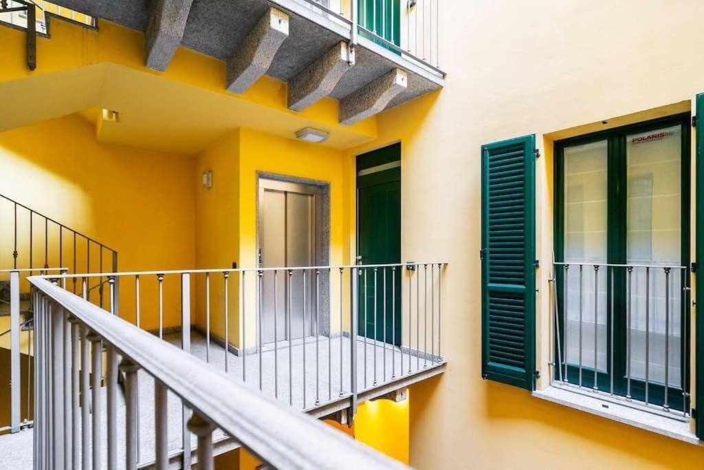 Brera Area Lovely Apt Close To Piazza Duomo Милан Экстерьер фото